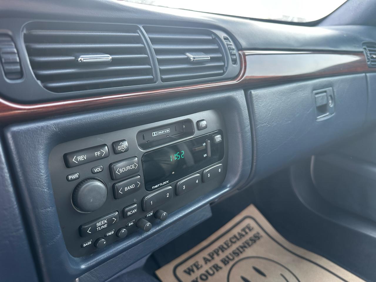 Cadillac DeVille Base 1998