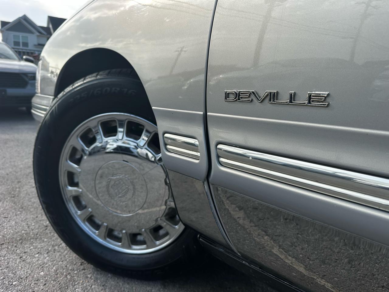 Cadillac DeVille Base 1998