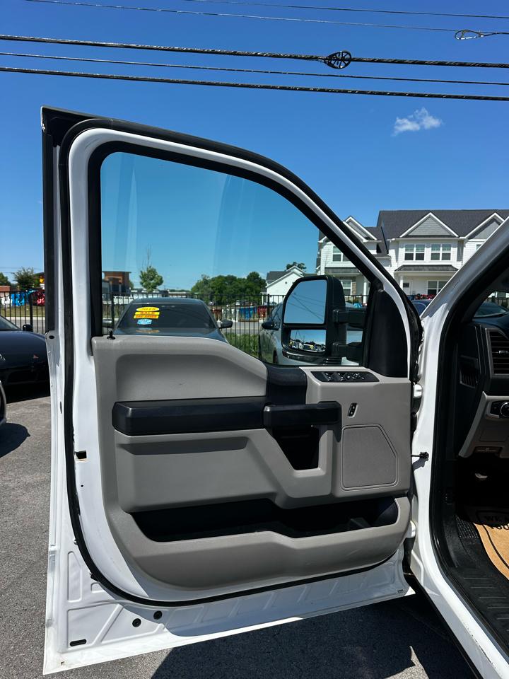 Ford F-250 SD Lariat Crew Cab 2WD 2019