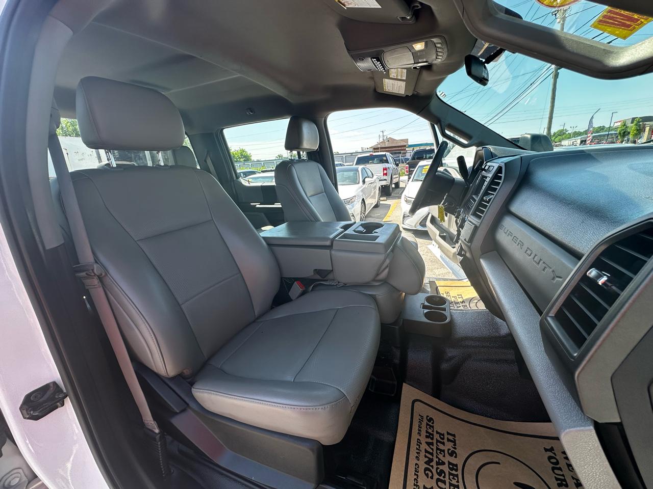 Ford F-250 SD Lariat Crew Cab 2WD 2019