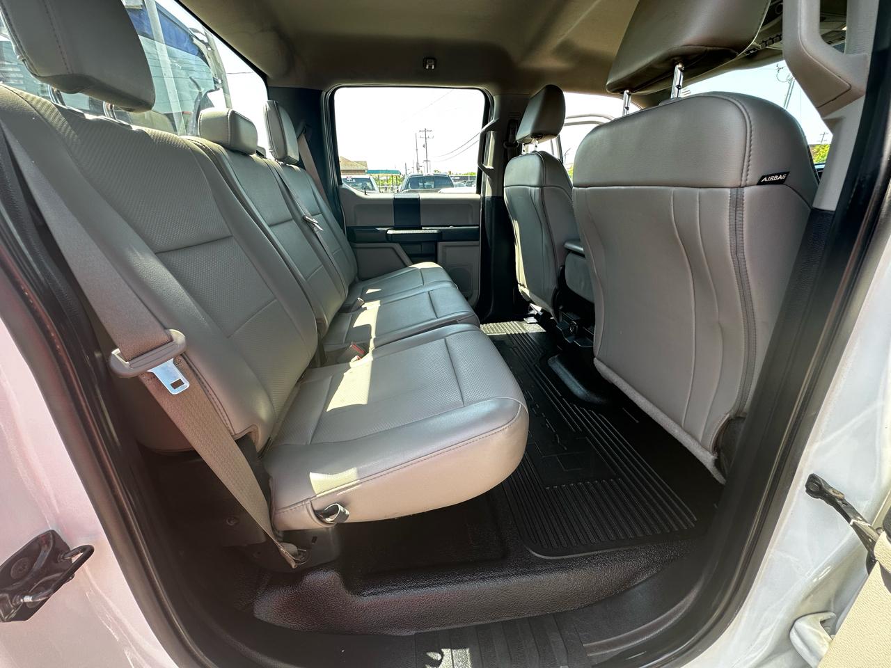Ford F-250 SD Lariat Crew Cab 2WD 2019
