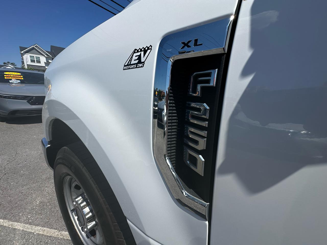 Ford F-250 SD Lariat Crew Cab 2WD 2019