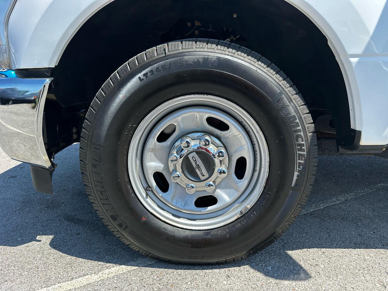 Ford F-250 SD Lariat Crew Cab 2WD 2019