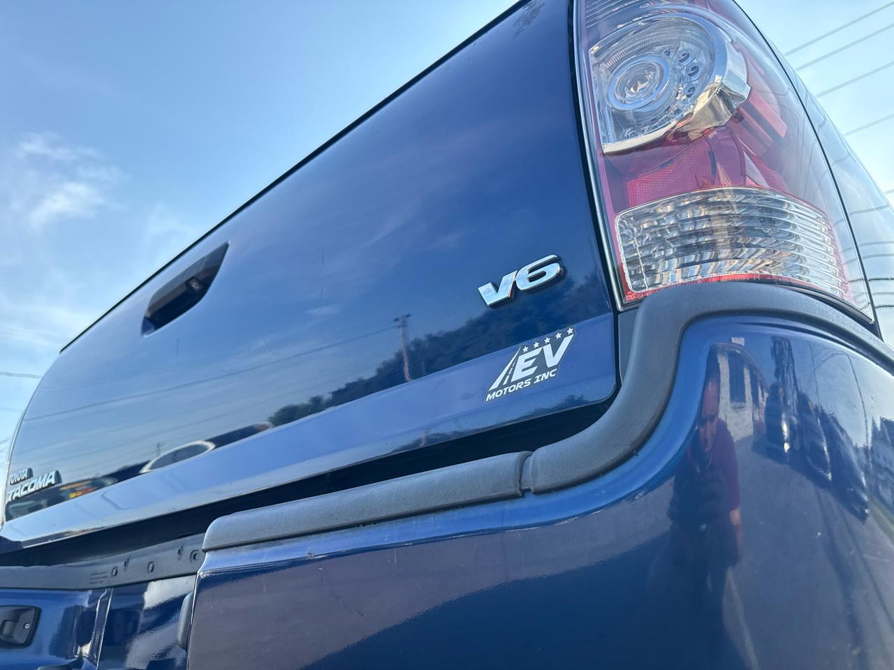 Toyota Tacoma Double Cab V6 6MT 4WD 2015