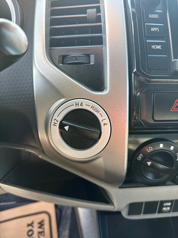 Toyota Tacoma Double Cab V6 6MT 4WD 2015