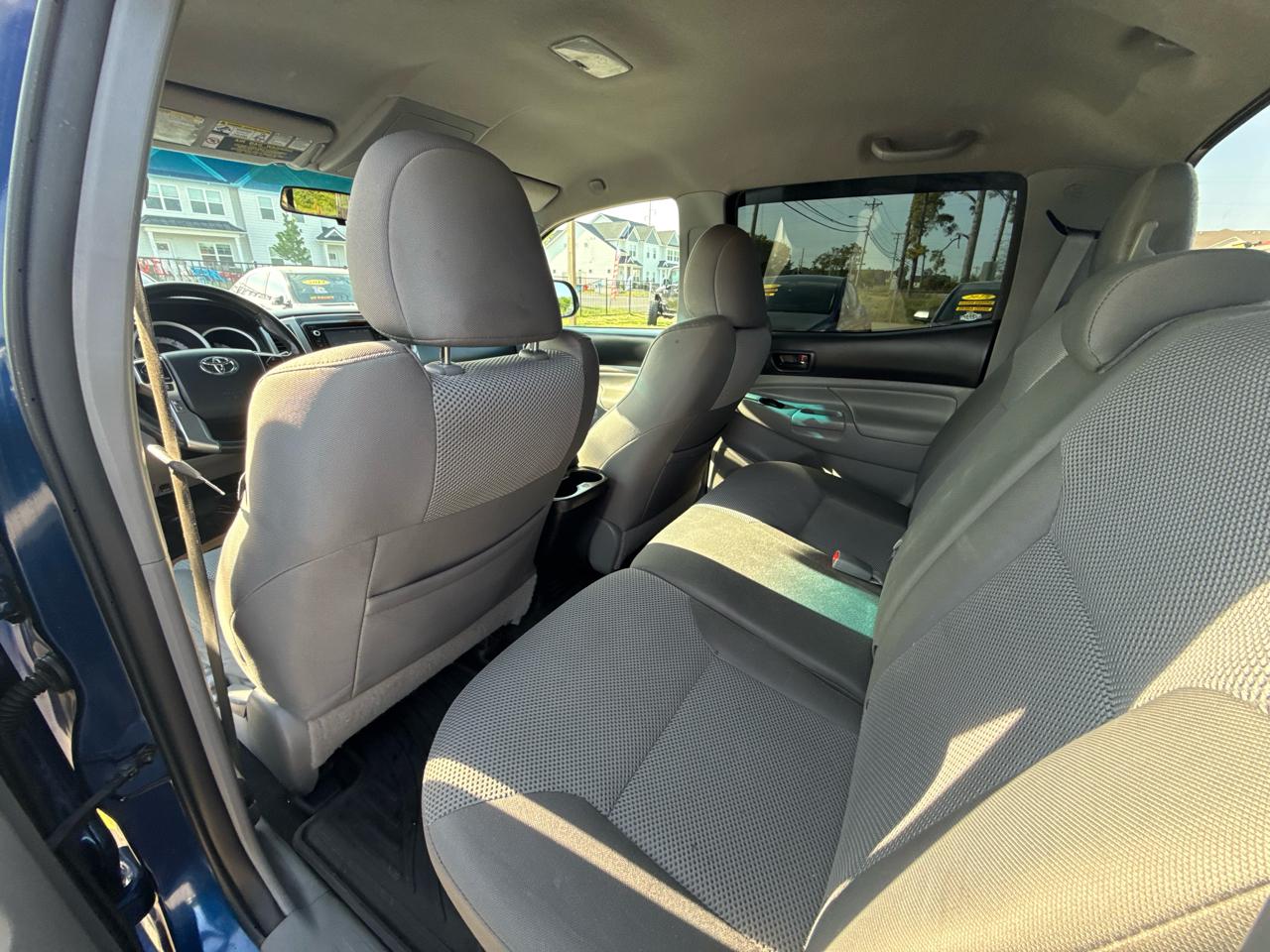 Toyota Tacoma Double Cab V6 6MT 4WD 2015