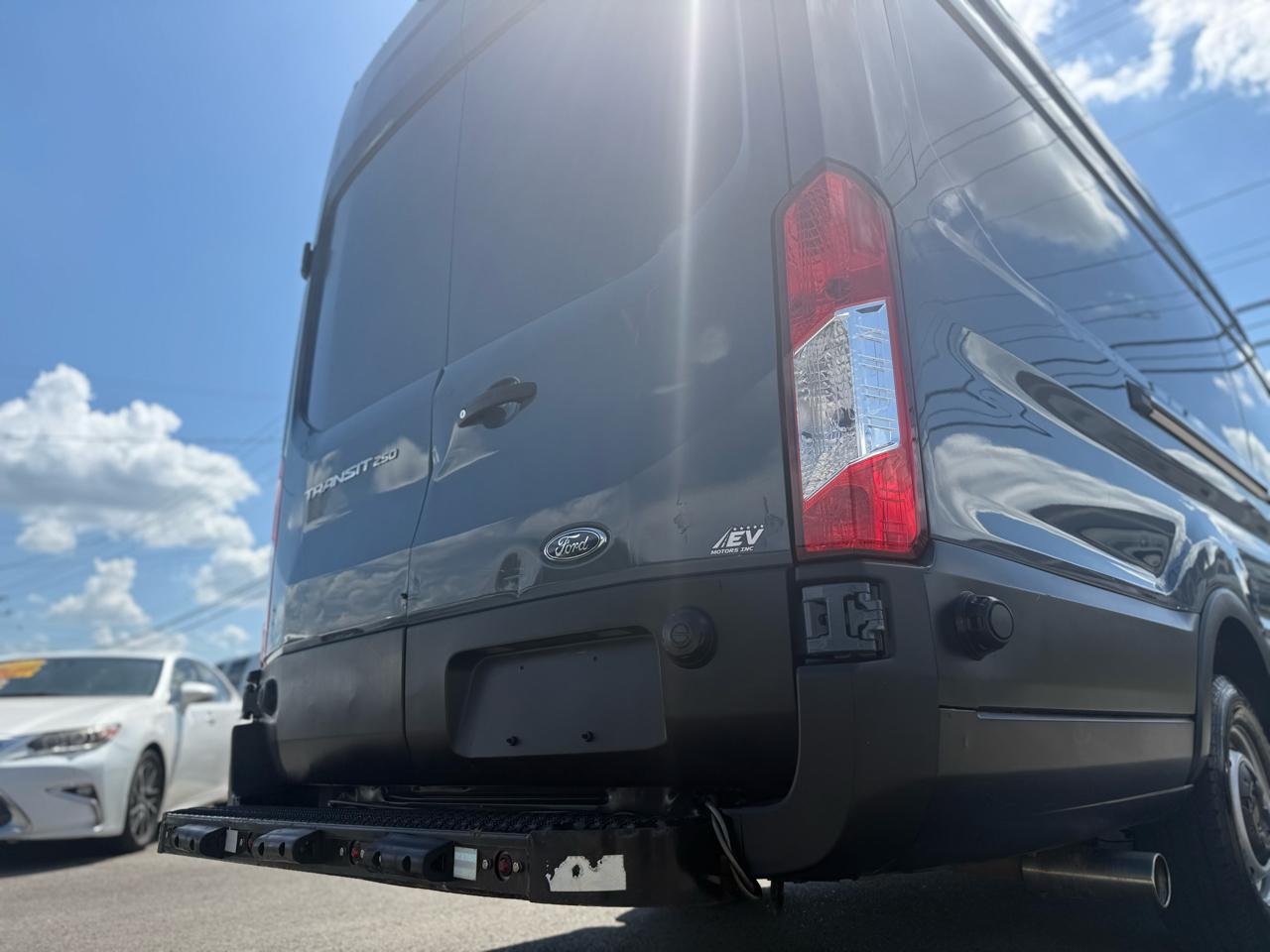 Ford Transit 250 Van High Roof w/Sliding Pass. 148-in. WB EL 2020