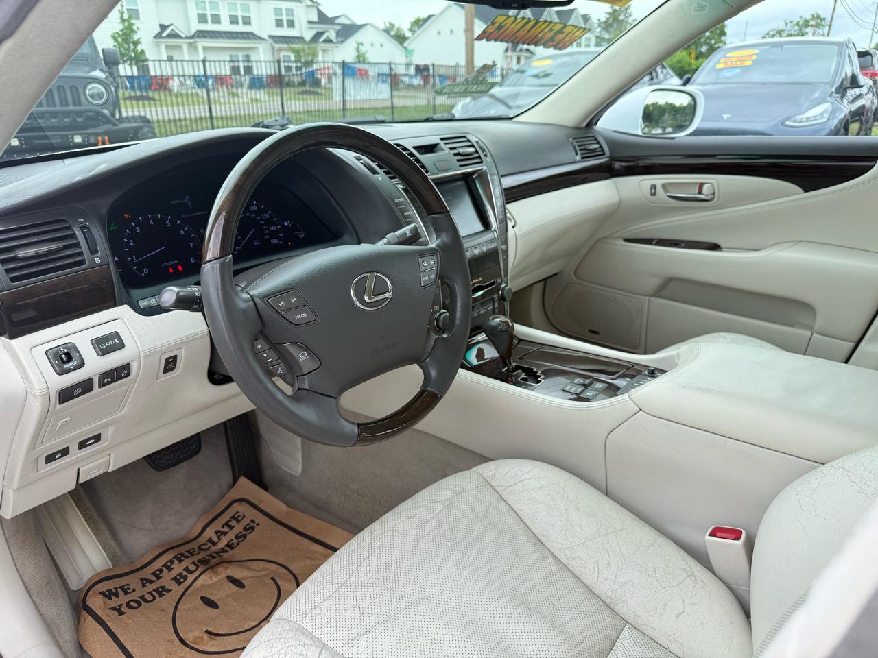 Lexus LS 460 L Luxury Sedan 2007