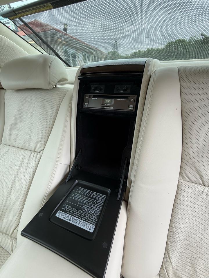 Lexus LS 460 L Luxury Sedan 2007