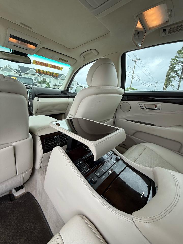 Lexus LS 460 L Luxury Sedan 2007