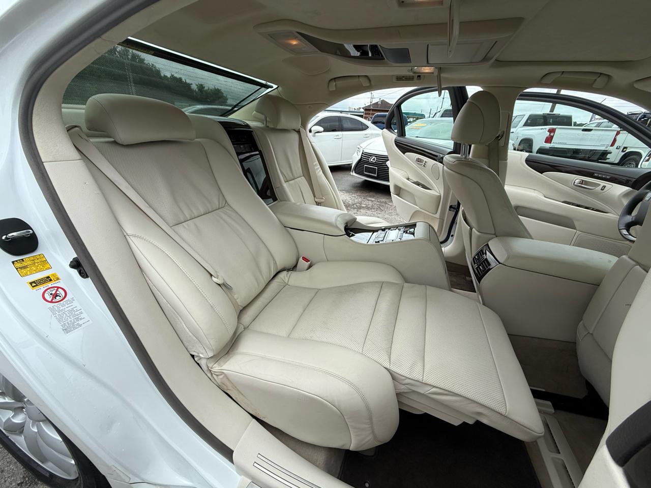 Lexus LS 460 L Luxury Sedan 2007