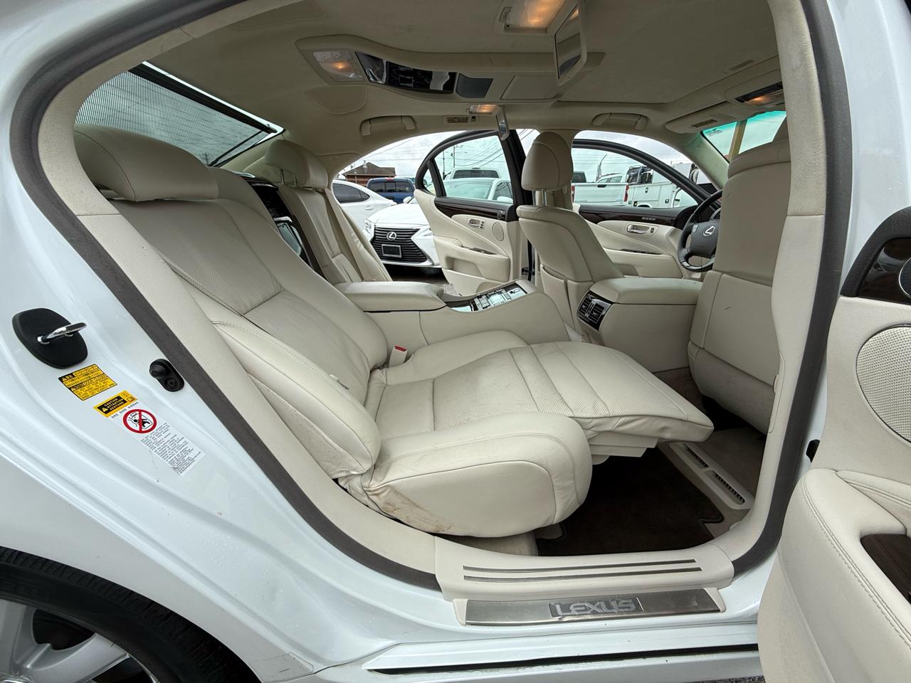 Lexus LS 460 L Luxury Sedan 2007