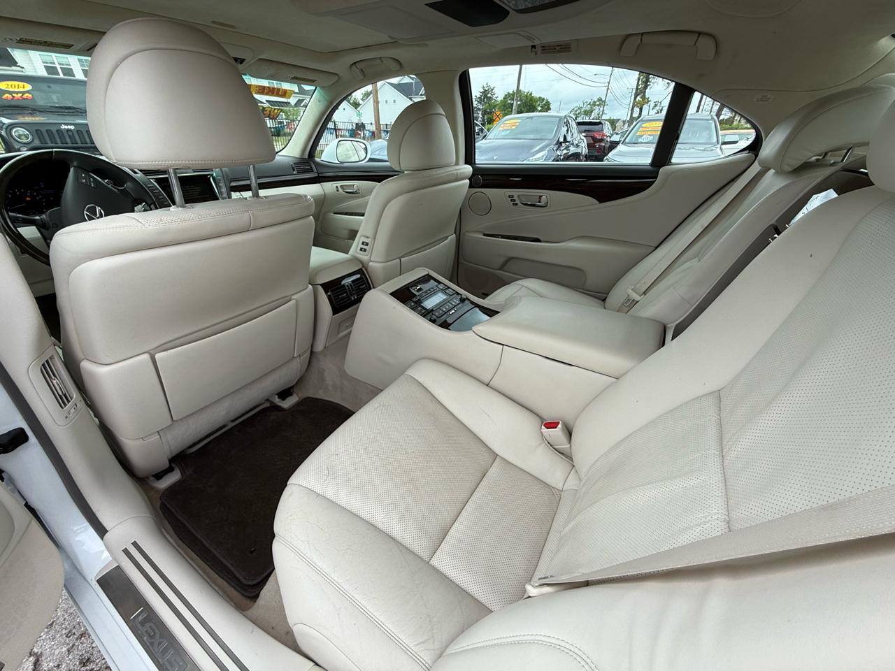 Lexus LS 460 L Luxury Sedan 2007