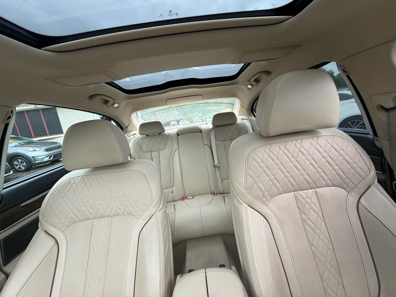 BMW 7-Series 740i 2017