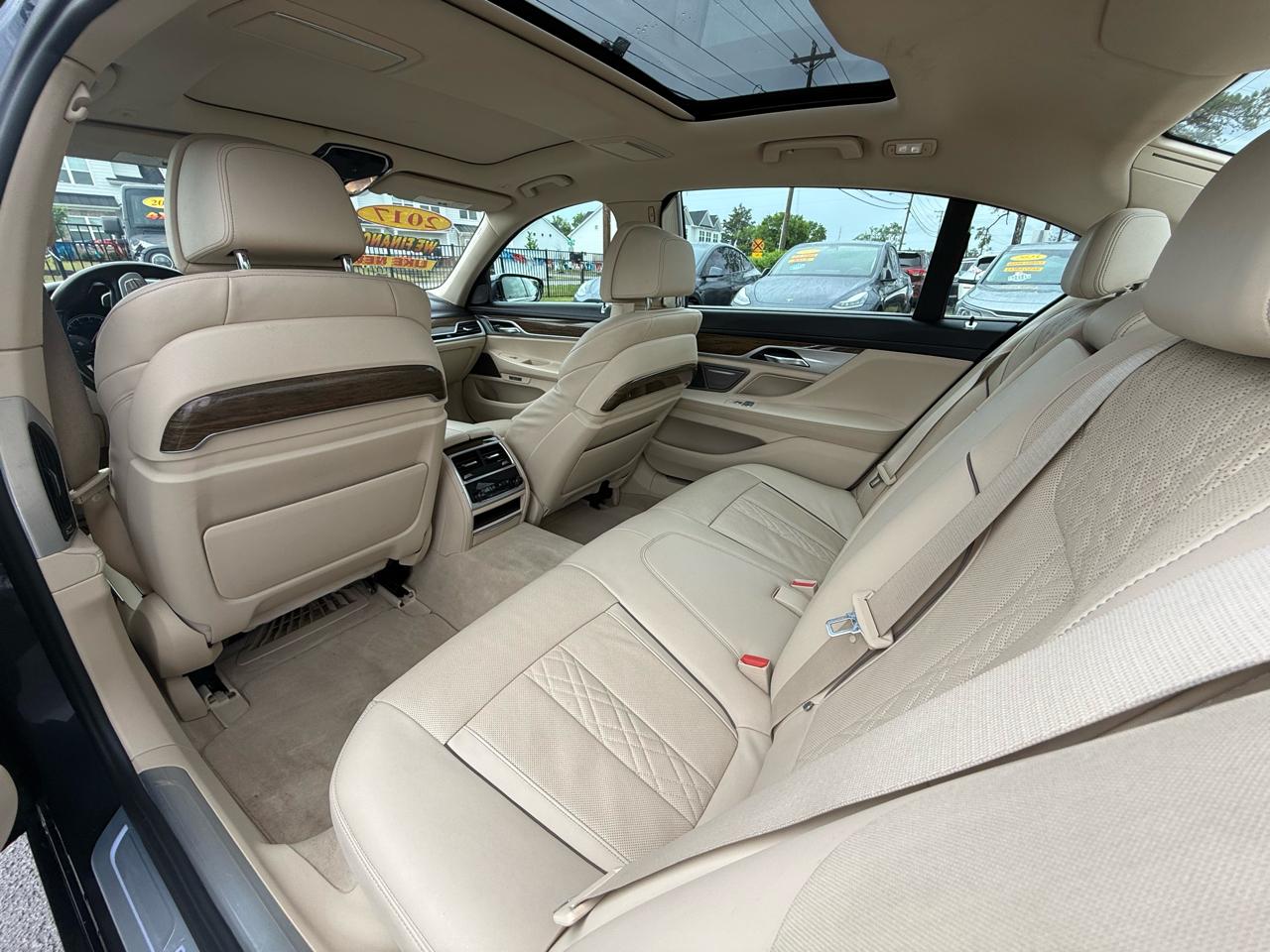BMW 7-Series 740i 2017