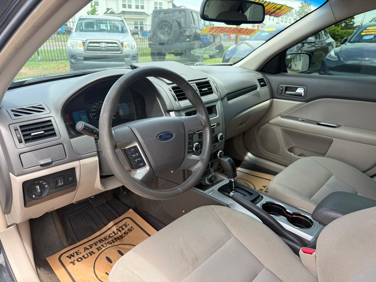 Ford Fusion Hybrid Sedan 2010