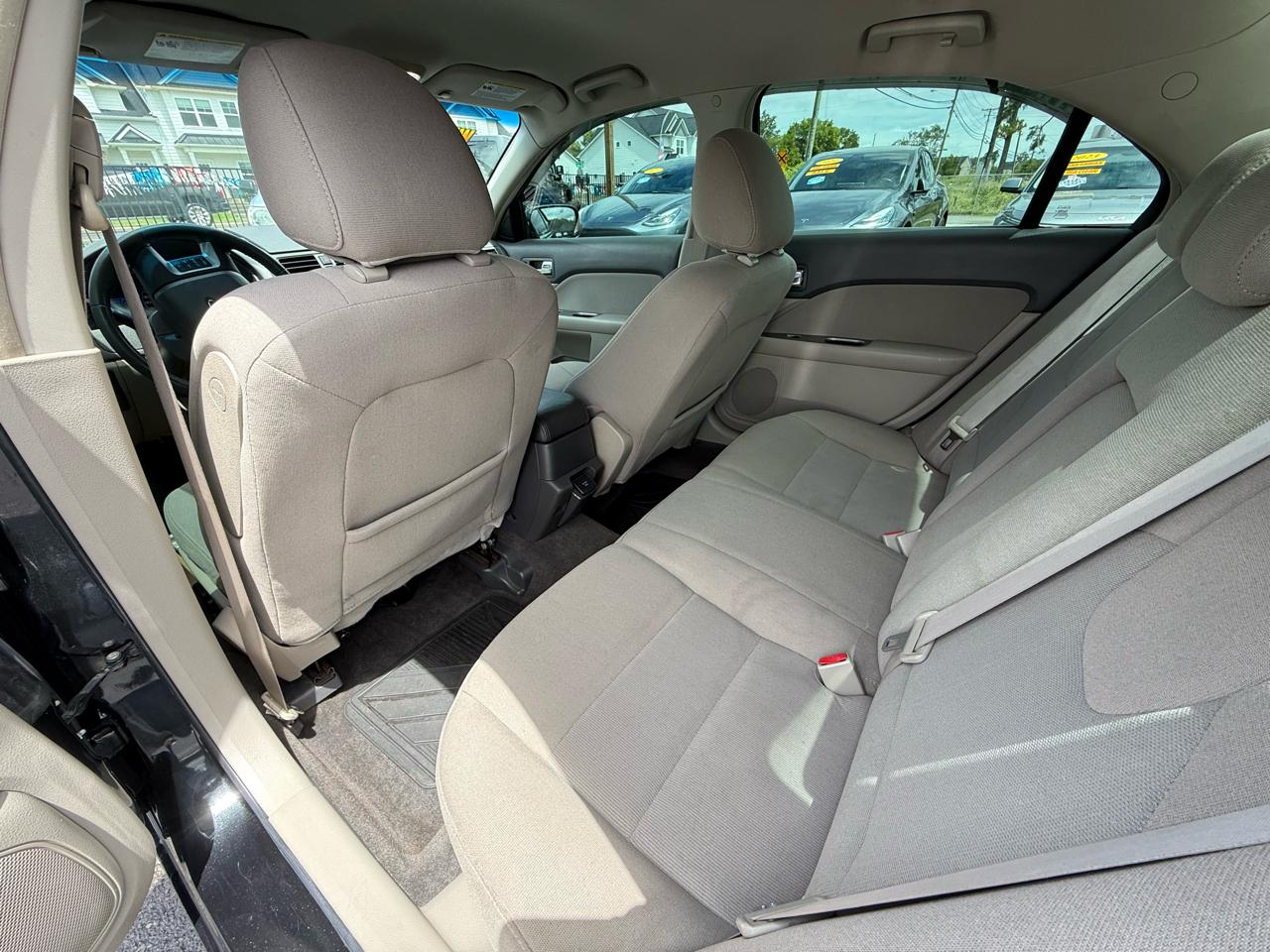Ford Fusion Hybrid Sedan 2010