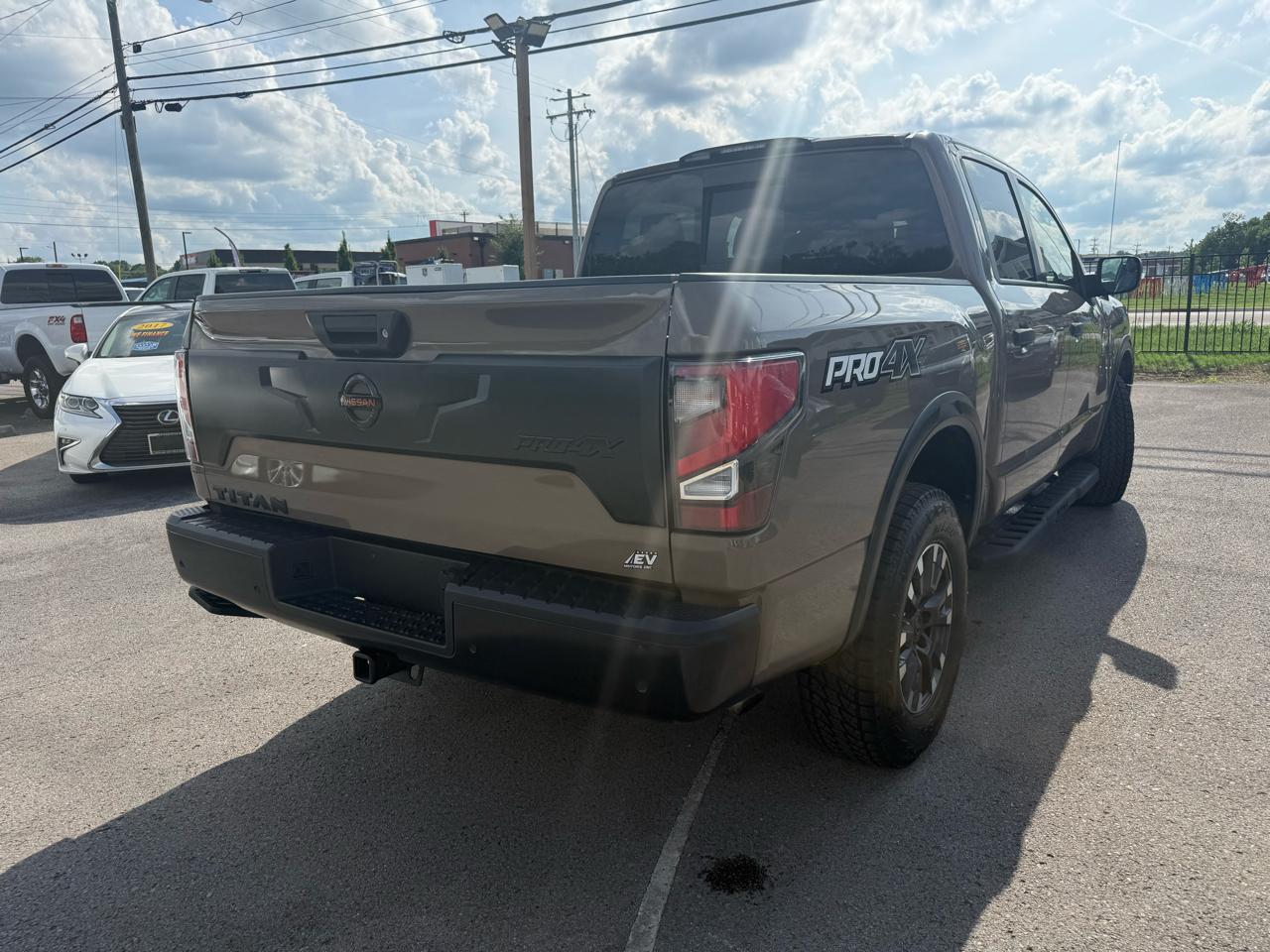 Nissan Titan PRO-4X Crew Cab 4WD 2021