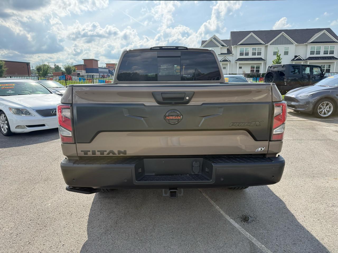 Nissan Titan PRO-4X Crew Cab 4WD 2021