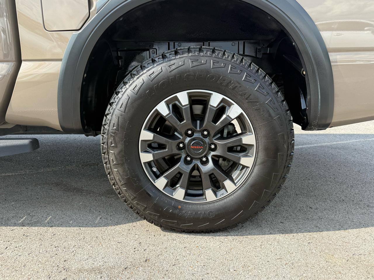 Nissan Titan PRO-4X Crew Cab 4WD 2021