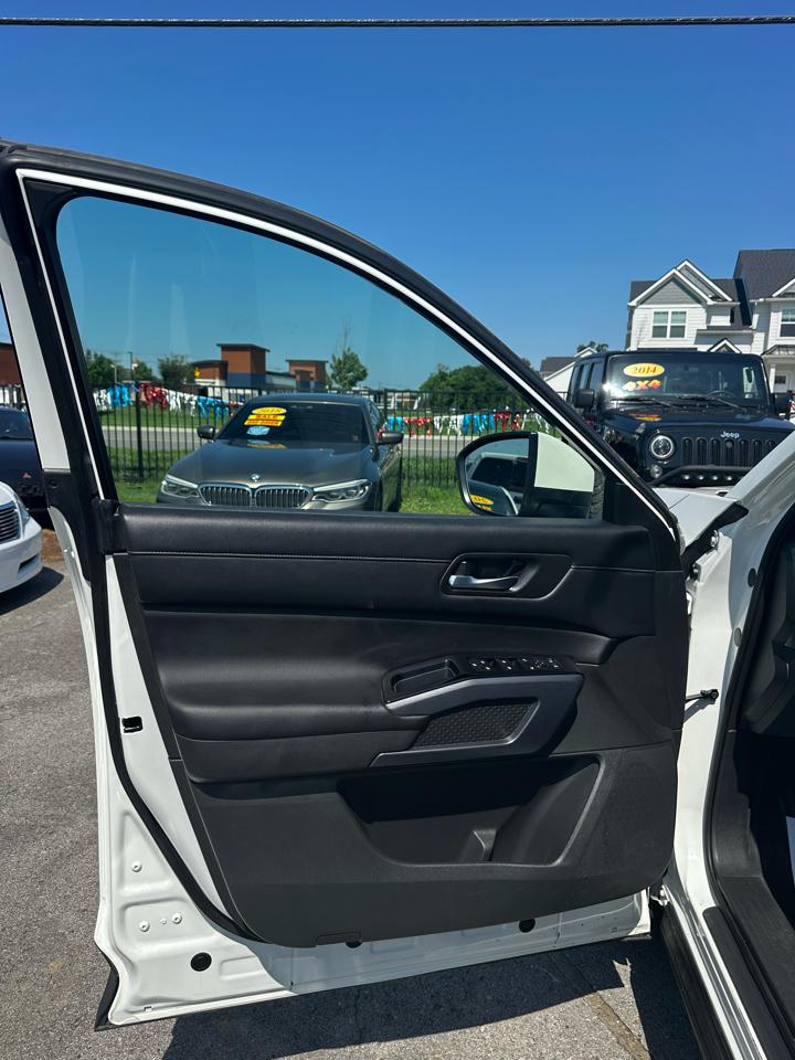 Nissan Pathfinder SL 4WD 2023