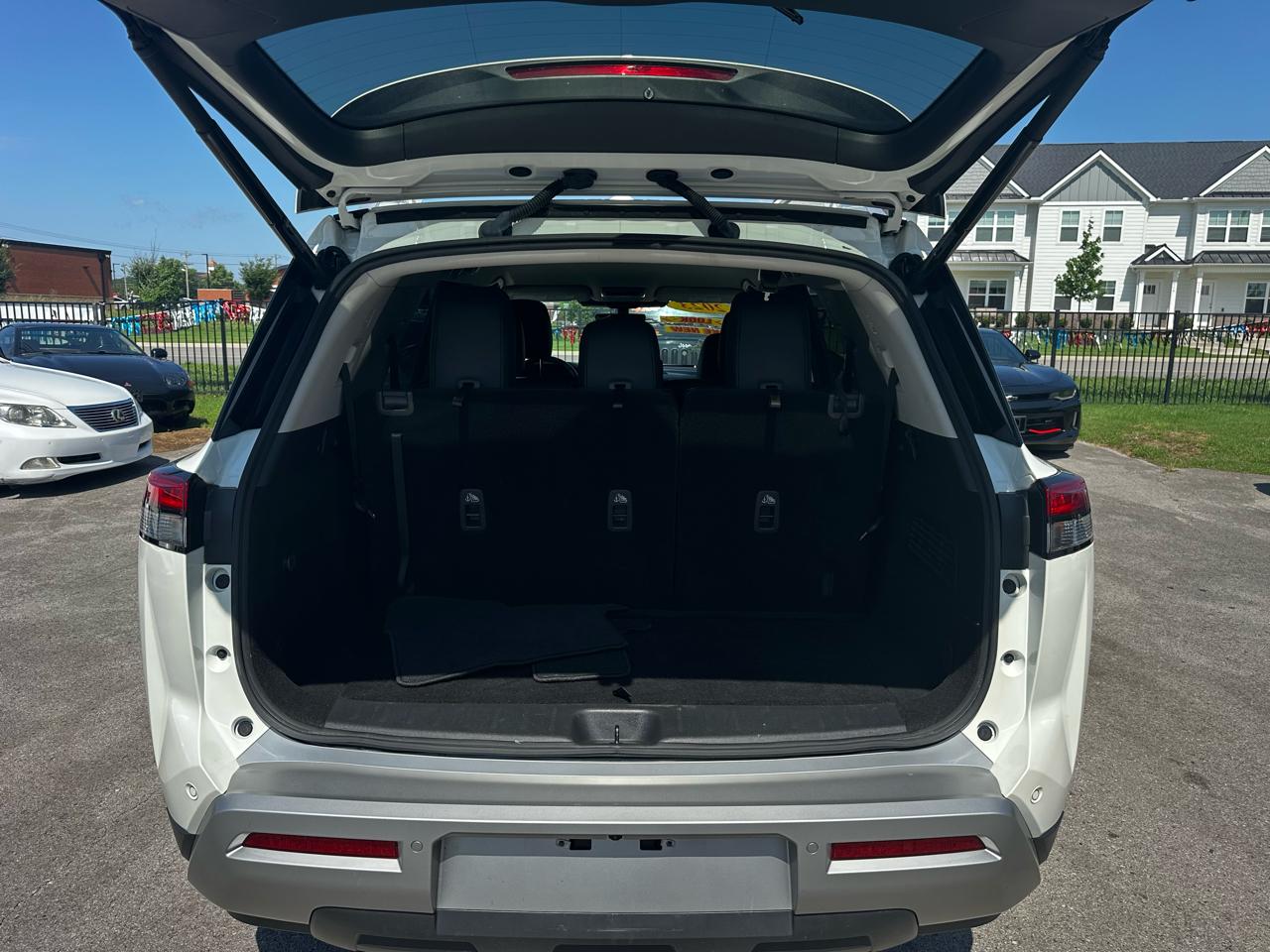 Nissan Pathfinder SL 4WD 2023