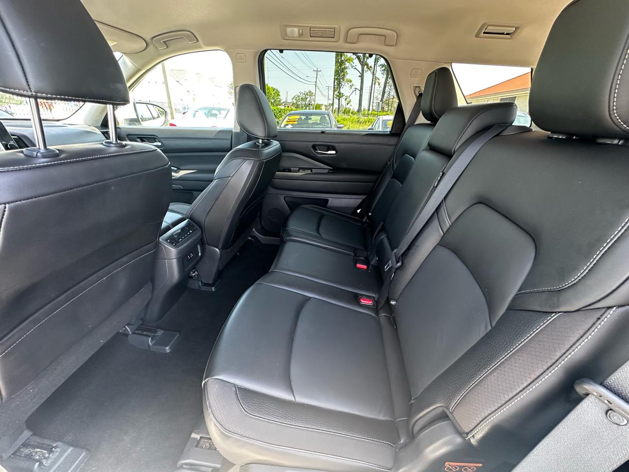 Nissan Pathfinder SL 4WD 2023