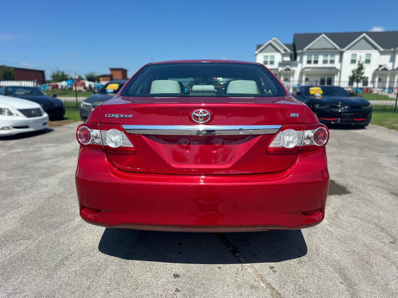Toyota Corolla 4dr Sdn LE Auto 2011