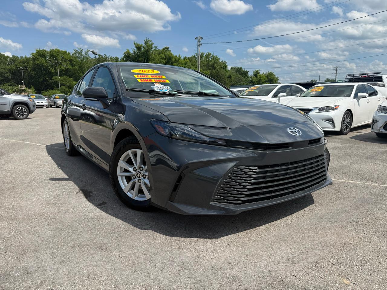 Toyota Camry Hybrid XLE 2025