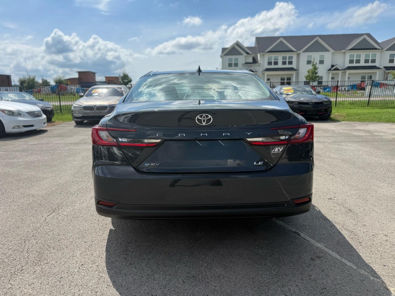 Toyota Camry Hybrid XLE 2025