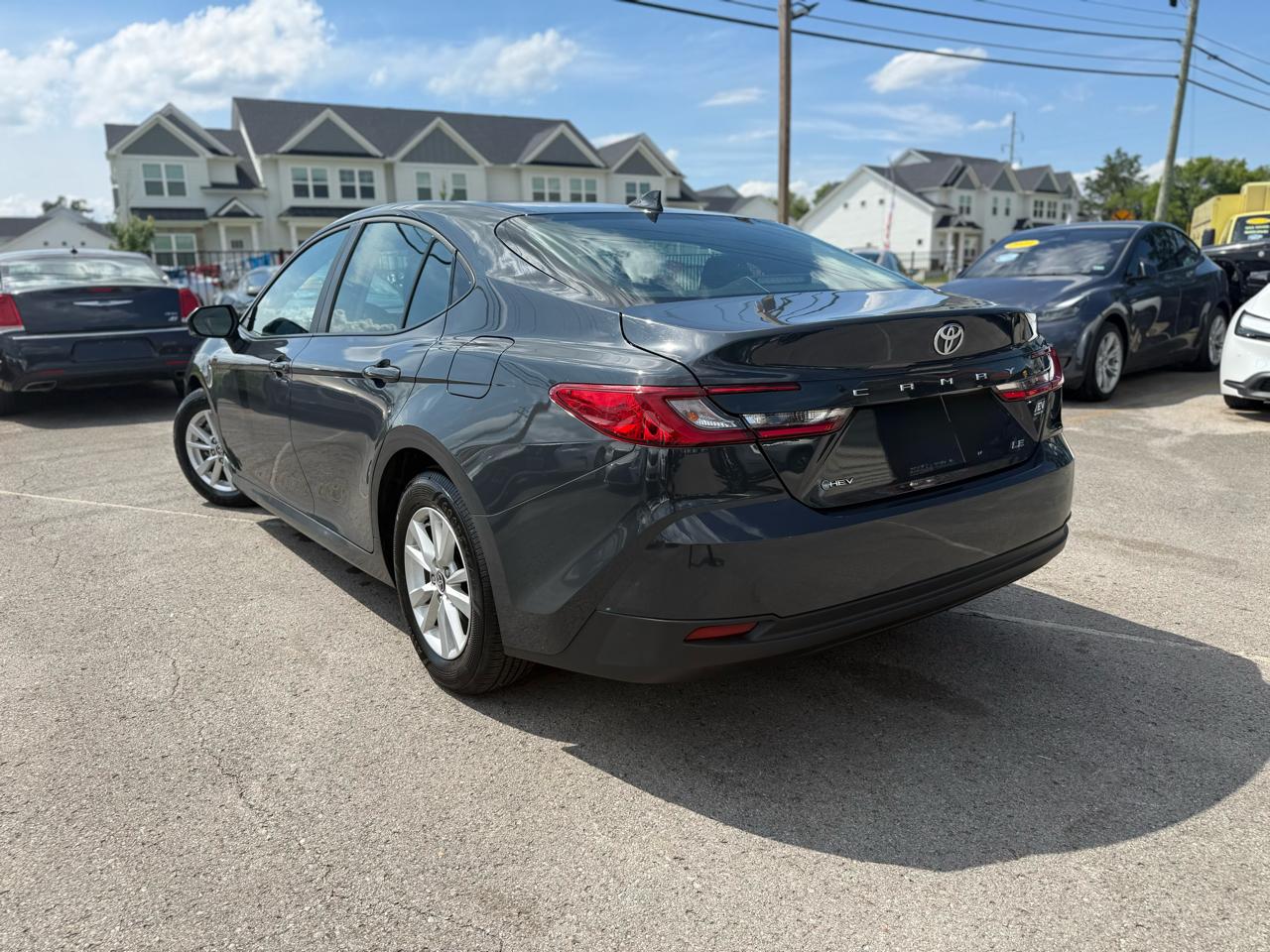 Toyota Camry Hybrid XLE 2025