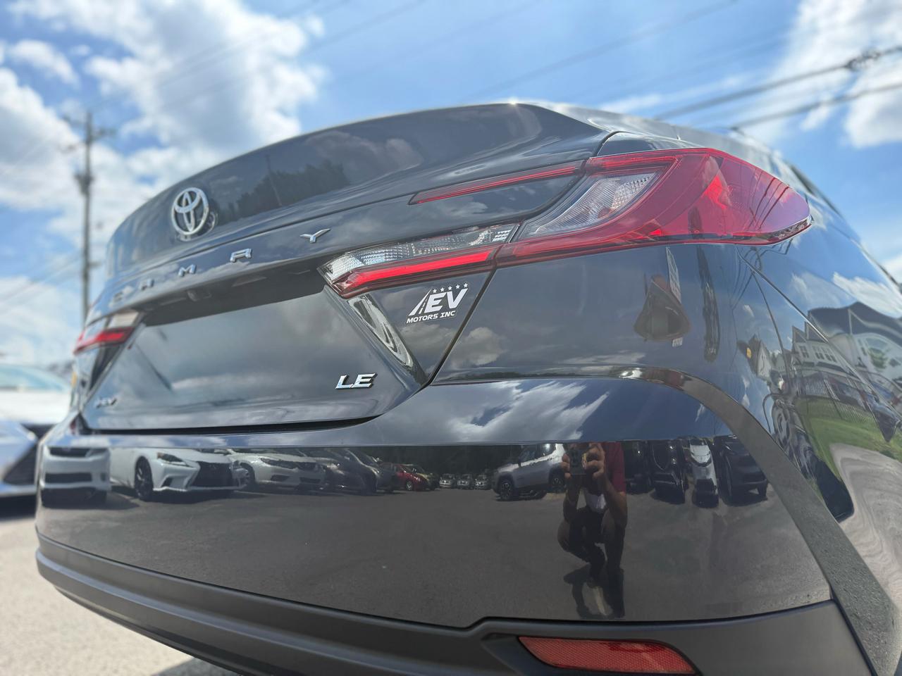 Toyota Camry Hybrid XLE 2025