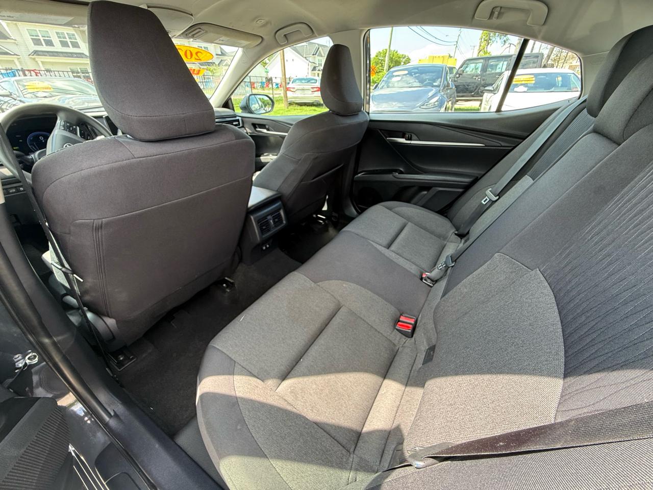 Toyota Camry Hybrid XLE 2025