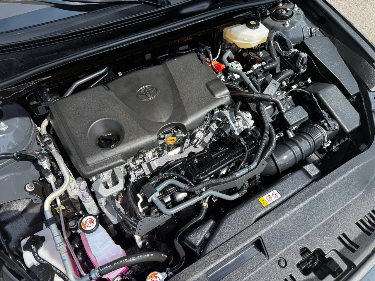 Toyota Camry Hybrid XLE 2025
