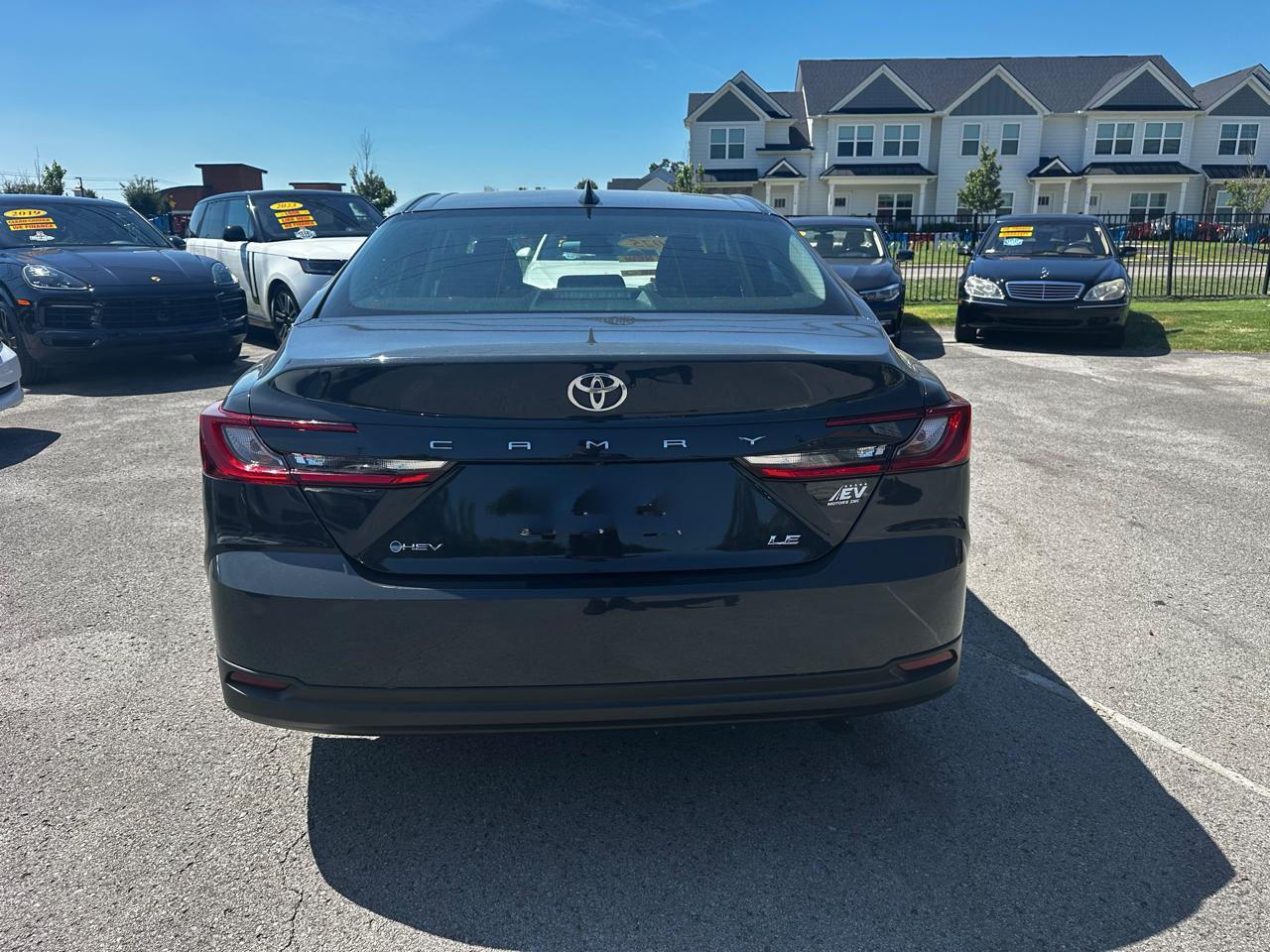 Toyota Camry Hybrid XLE 2025