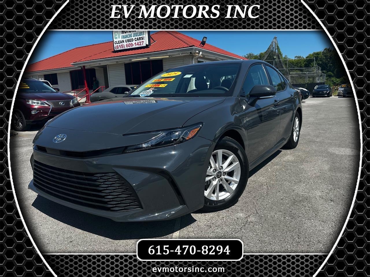 Toyota Camry Hybrid XLE 2025