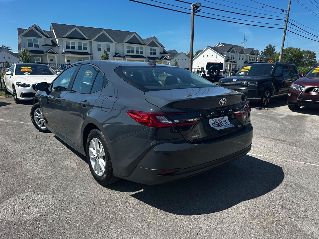 Toyota Camry Hybrid XLE 2025
