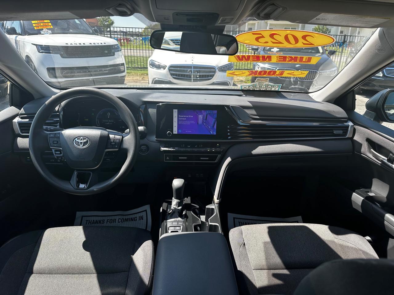 Toyota Camry Hybrid XLE 2025