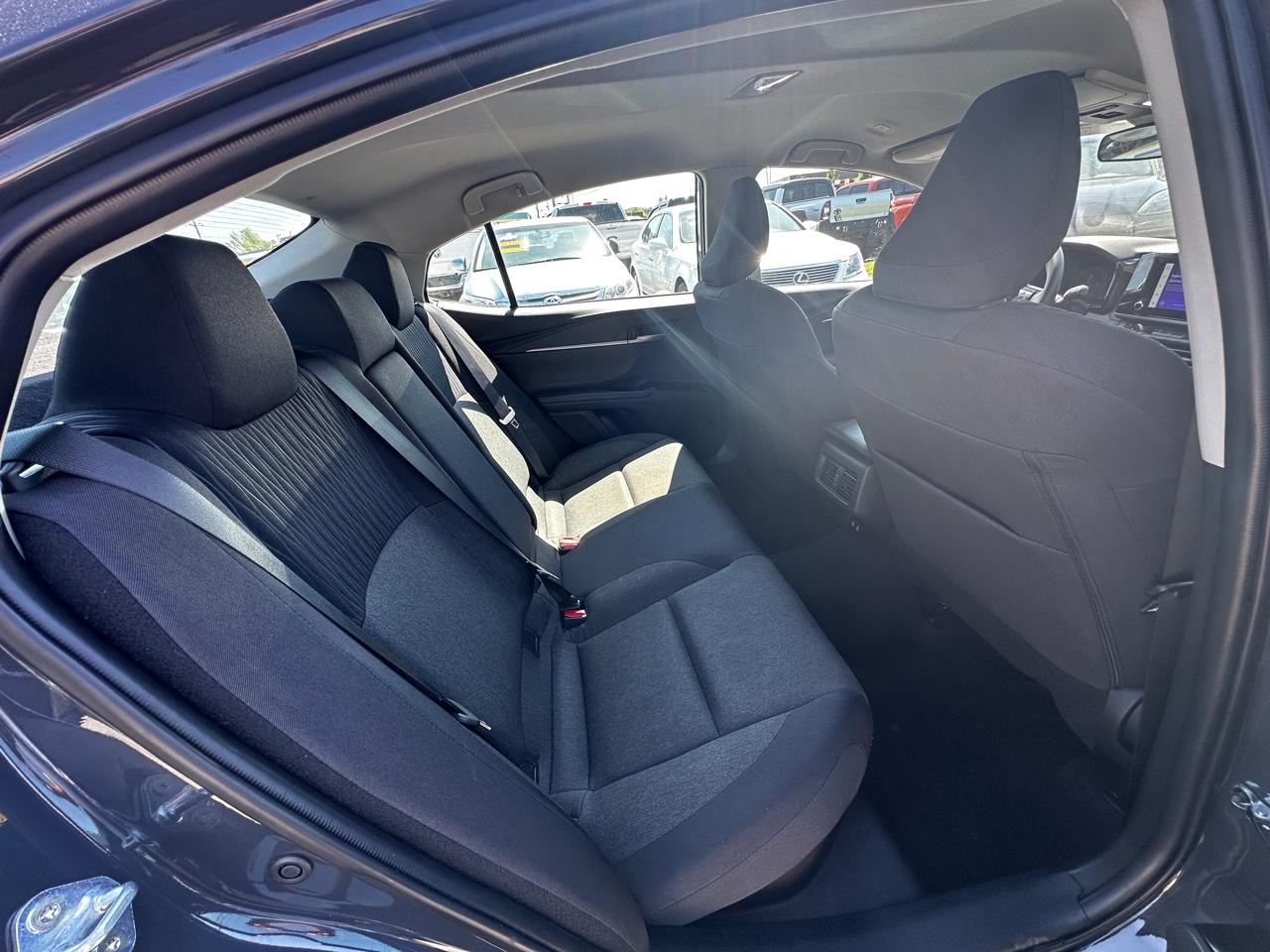 Toyota Camry Hybrid XLE 2025