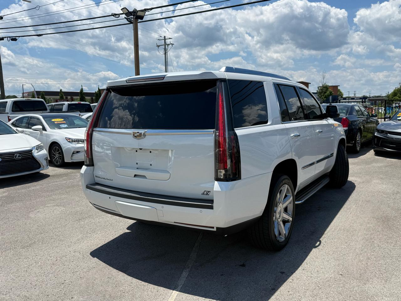 Cadillac Escalade Luxury 2WD 2016