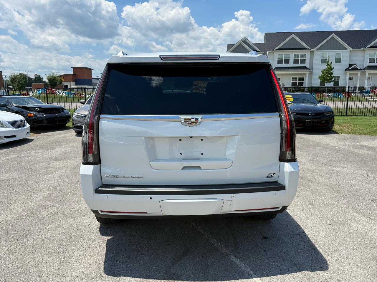 Cadillac Escalade Luxury 2WD 2016
