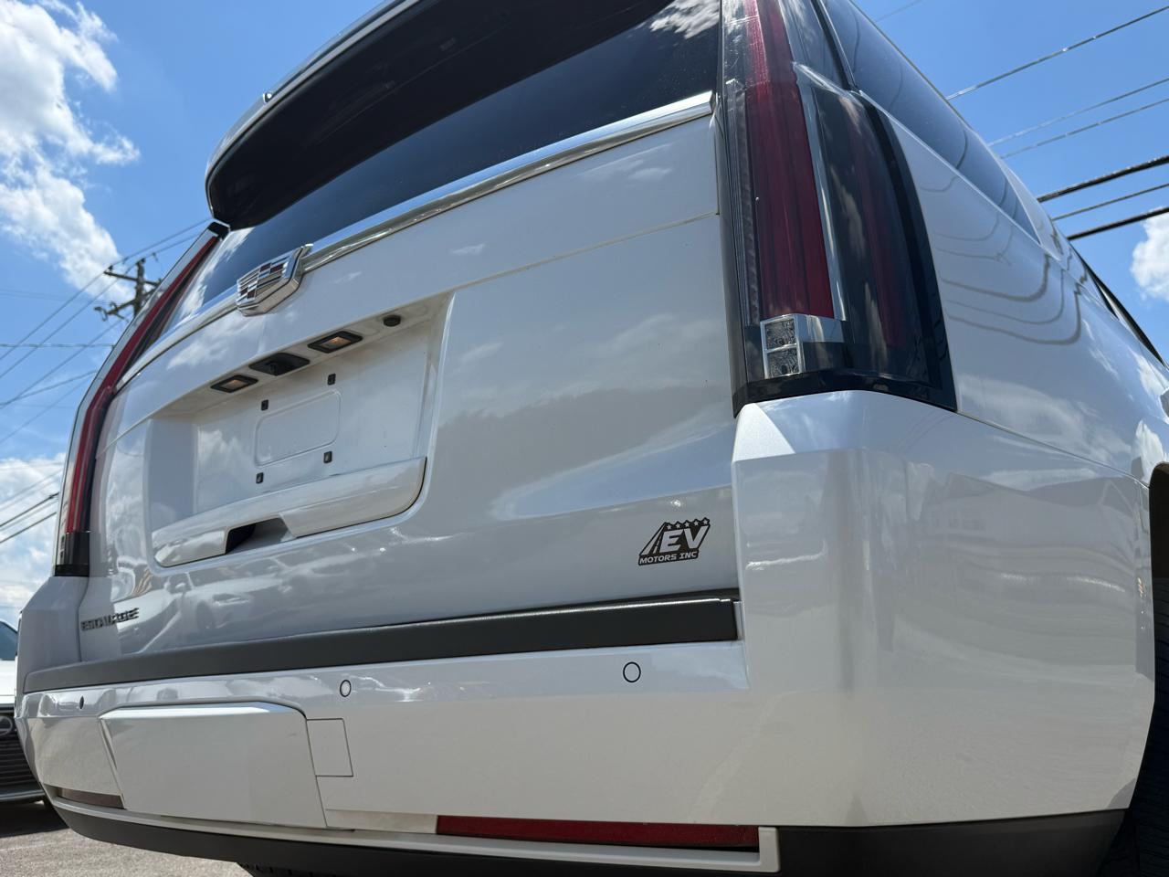 Cadillac Escalade Luxury 2WD 2016
