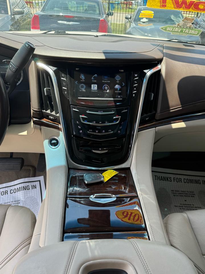 Cadillac Escalade Luxury 2WD 2016