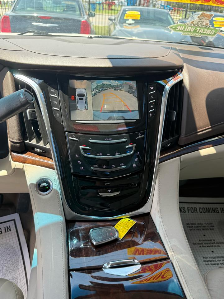 Cadillac Escalade Luxury 2WD 2016