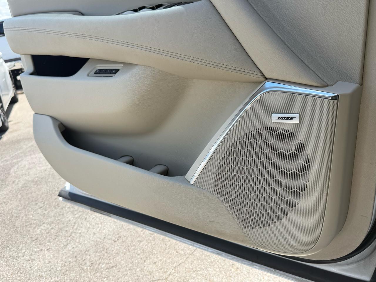 Cadillac Escalade Luxury 2WD 2016