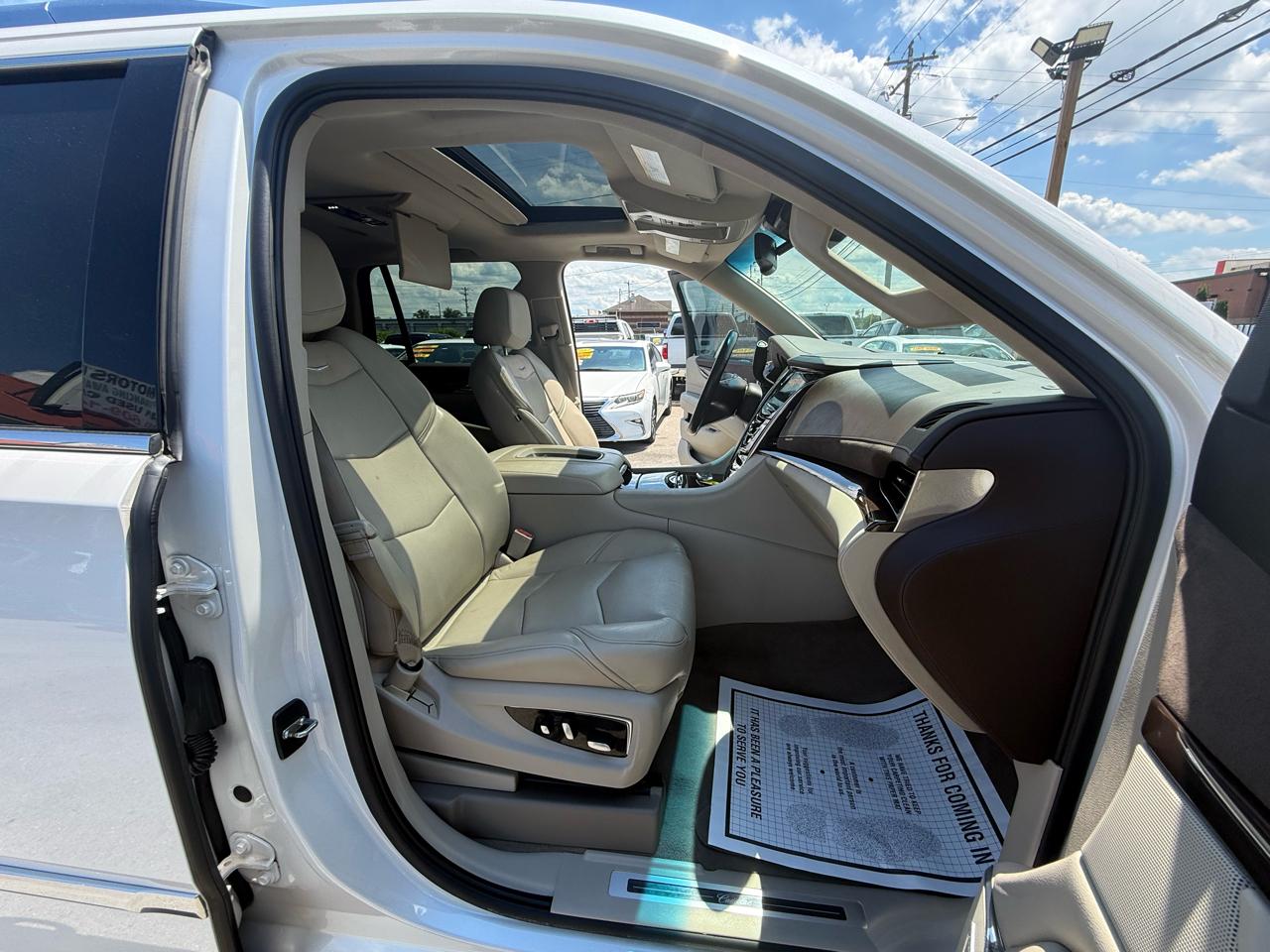 Cadillac Escalade Luxury 2WD 2016