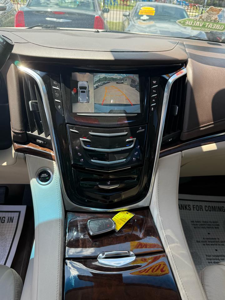 Cadillac Escalade Luxury 2WD 2016