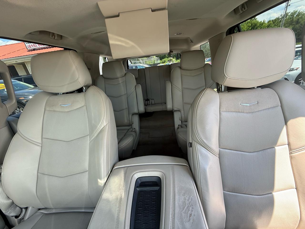 Cadillac Escalade Luxury 2WD 2016
