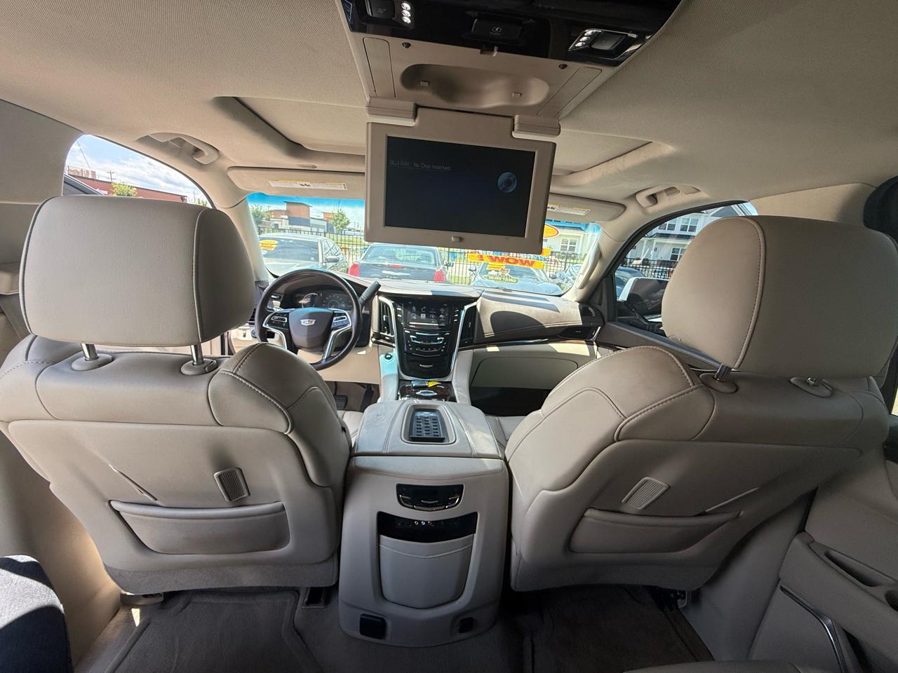 Cadillac Escalade Luxury 2WD 2016