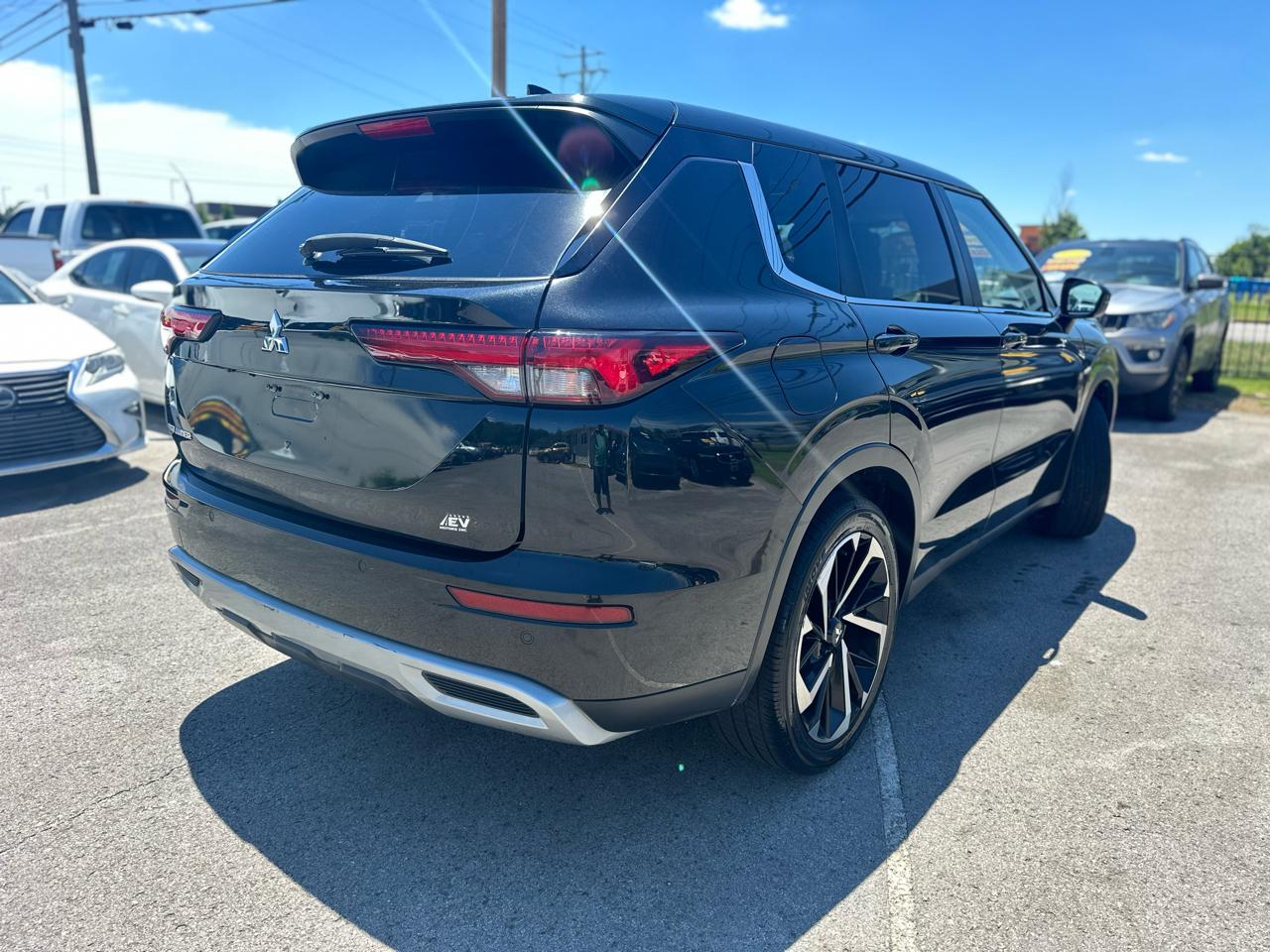 Mitsubishi Outlander SE 2WD 2022